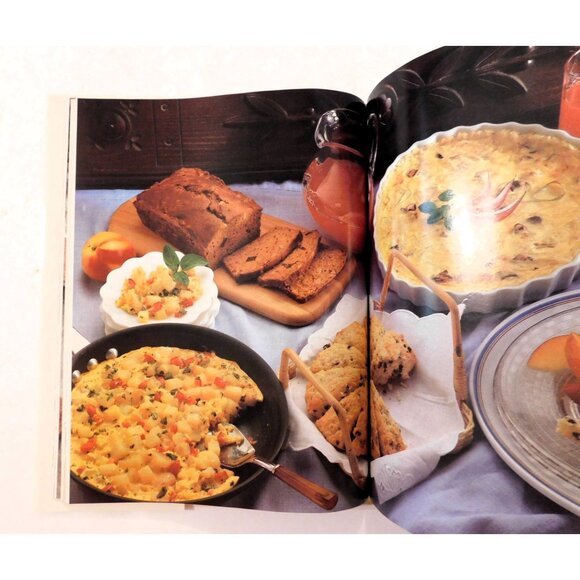 Betty Crockers Low Fat Low Cholesterol Cookbook 1st Ed Vintage 1991 HCDJ Recipes - Picture 9 of 9